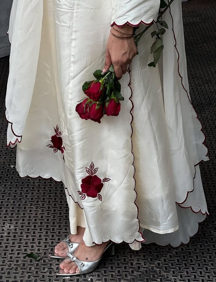 Ivory Rose — image 2